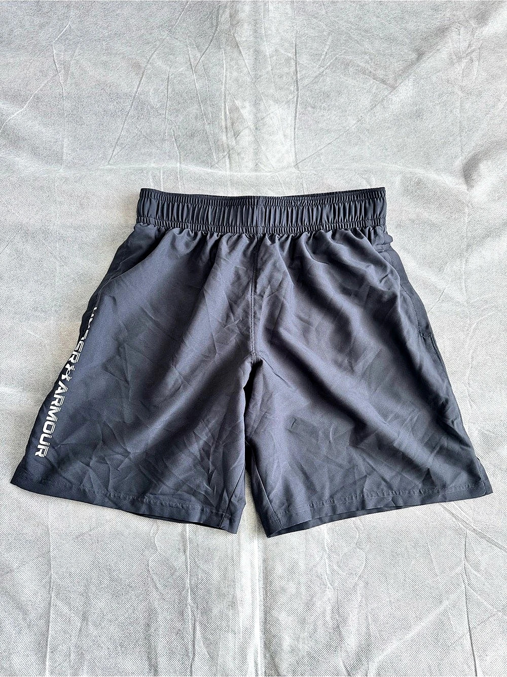 Under Armour Mens Medium Running Shorts Gray Athletic Training Drawstring Active
